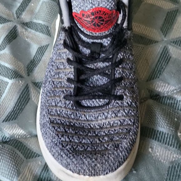 Nike Air Jordan 32 BG MVP Size 3 Youth Black/University AA1296-002 - Picture 2 of 5